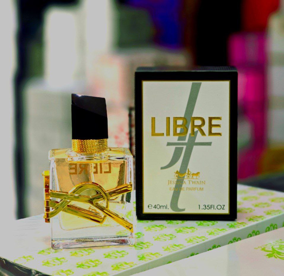 ادکلن زنانه جسیکا توین مدل لیبر رایحه ایو سن لورن لیبره